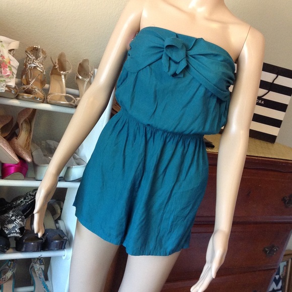 Turquoise blue Strapless romper - Picture 2 of 7